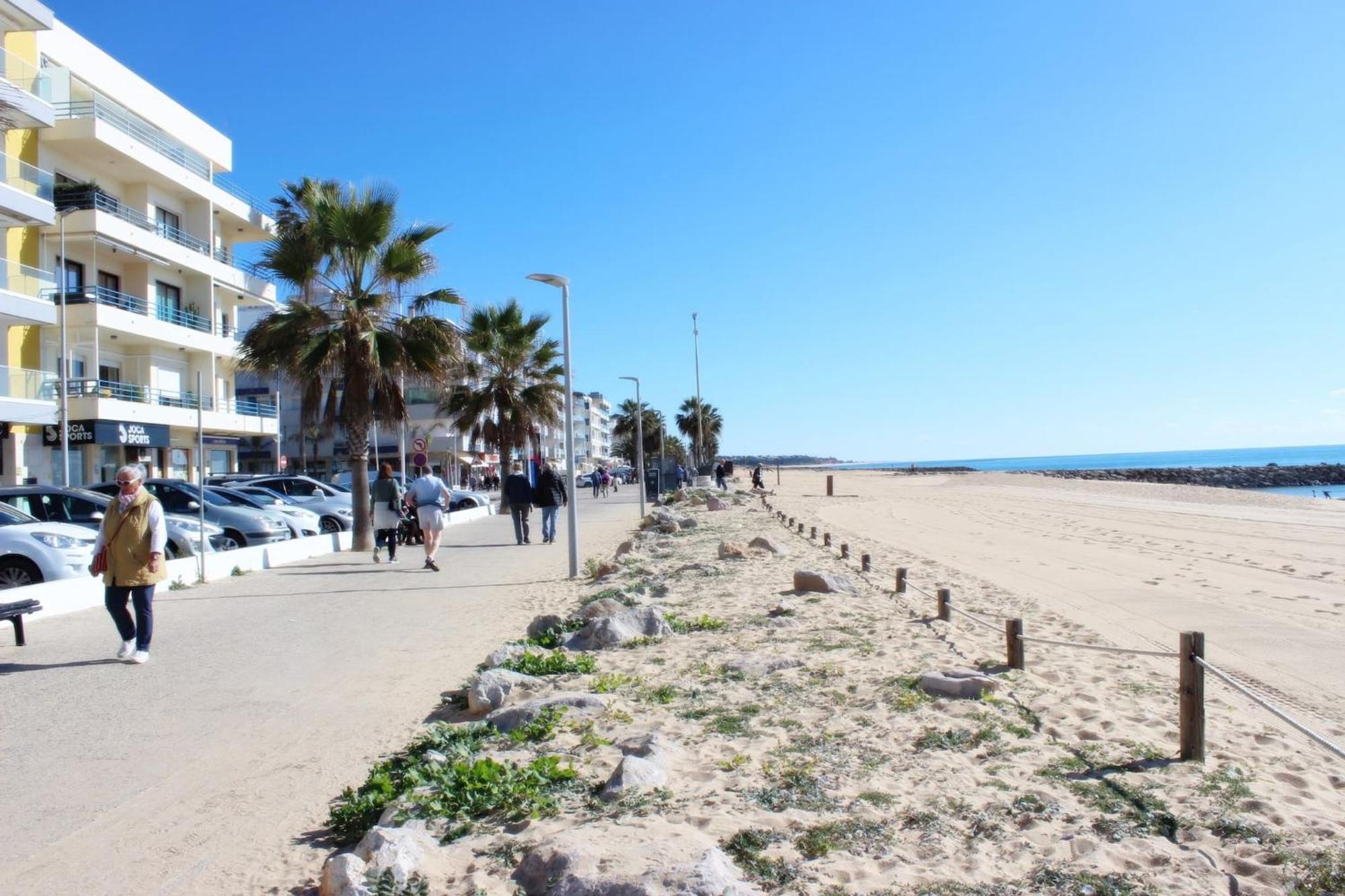 Quarteira Mar - Beach Front Eksteriør billede